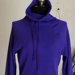 Semi Fitted Pullover